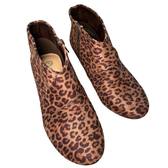 Bella Vita Womens Kira II Animal Print Heeled Ankle Bootie Boot, Size 8 - Picture 4 of 11